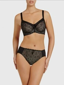 Fayreform Bras Delicate Lace Underwire Full Figure Bra